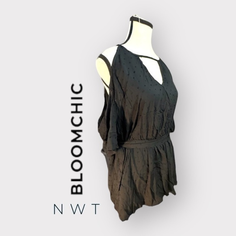 🆕 NWT Women’s Bloomchic 14 - 16 1X Black Choker V Neck Top with Cold Shoulder